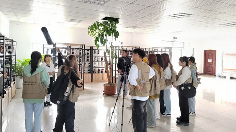 在品牌设计中，合同适用于以下场景：
